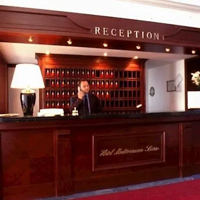 米德特拉尼奥酒店
